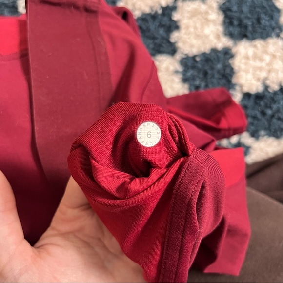 Lululemon Box it Out Tight in Oxblood Red Size 6 - Picture 6 of 6
